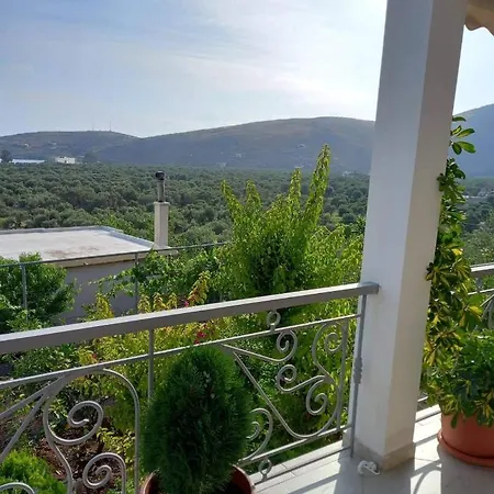 Holiday home Villa On Rocks Qeparo *